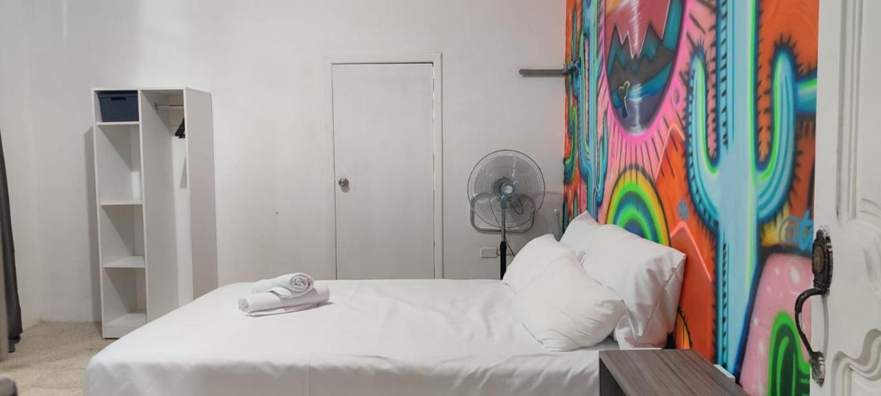 Garden House Puerto Lopez Hotel Екстериор снимка