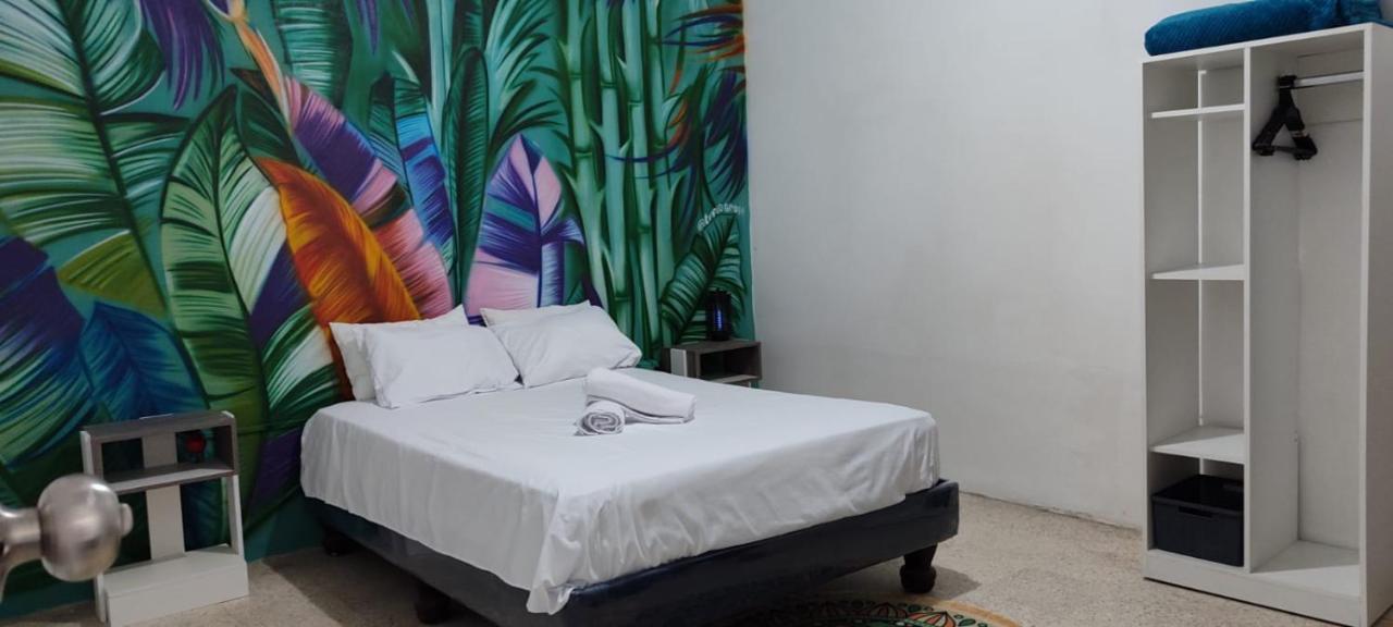 Garden House Puerto Lopez Hotel Екстериор снимка